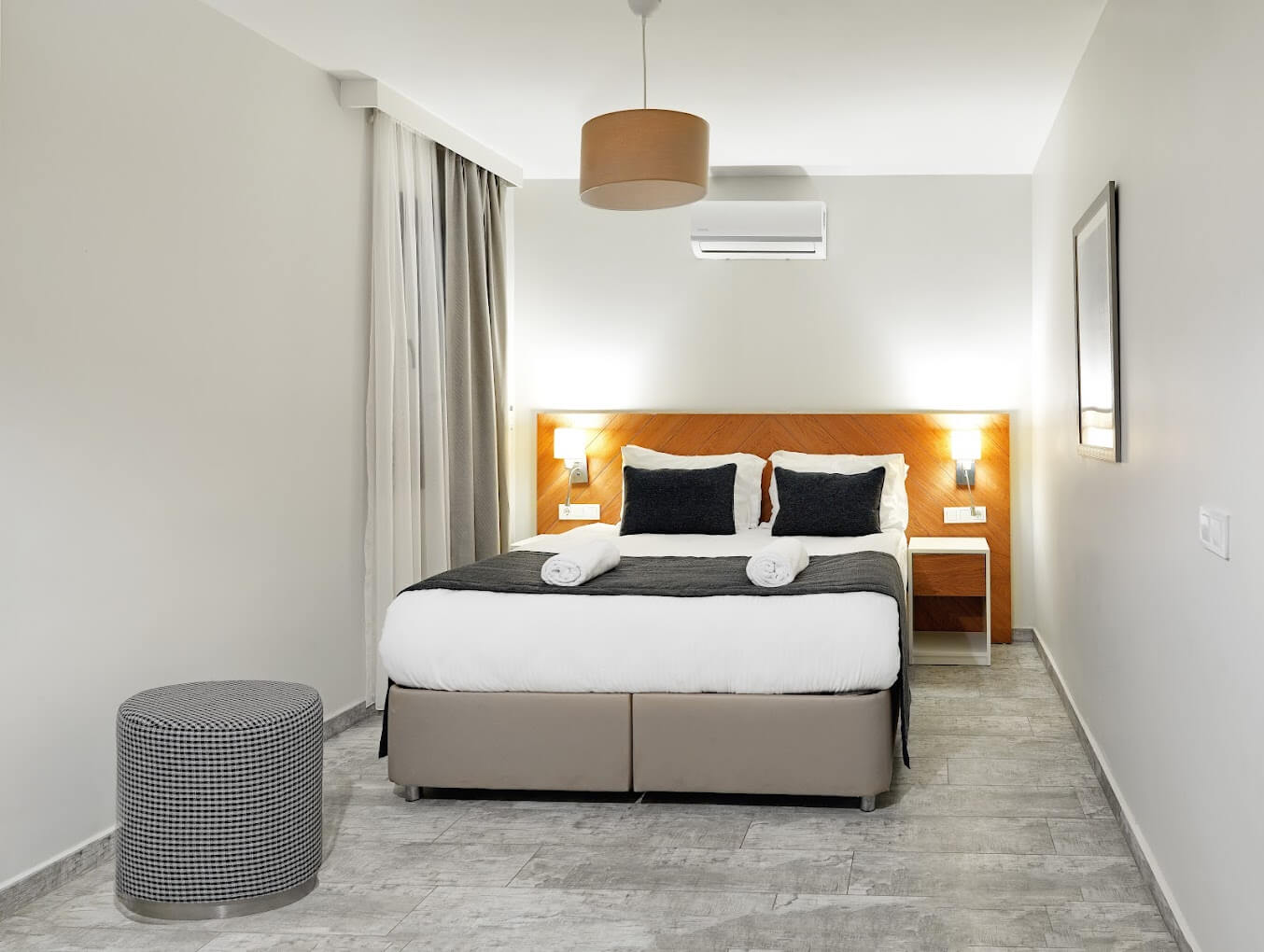 Dorman Suites Hotel logo
