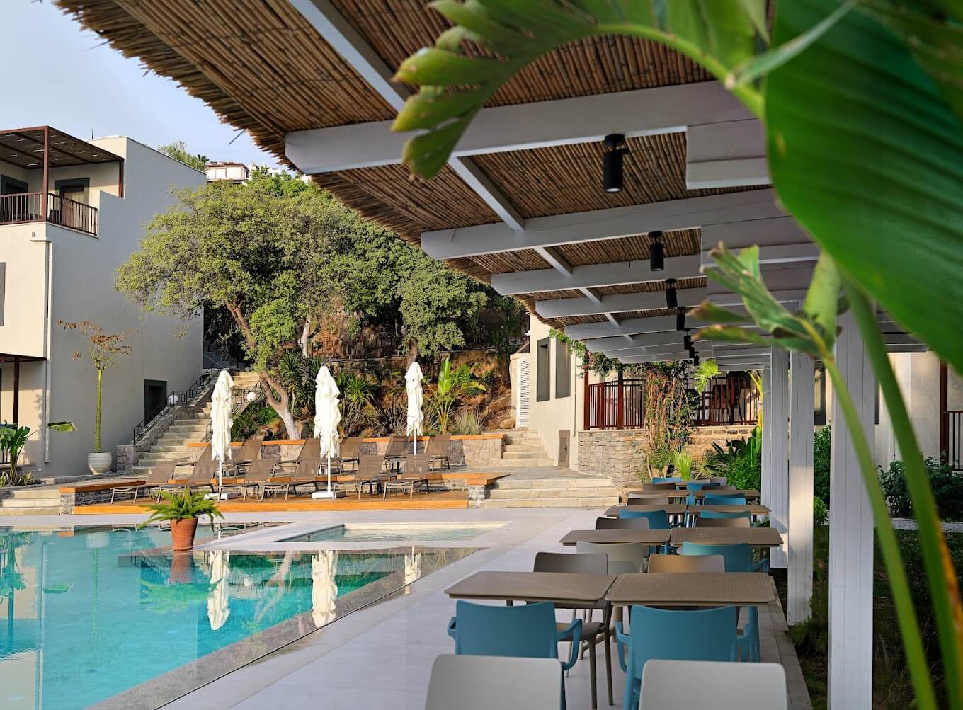 Dorman Suites Hotel logo